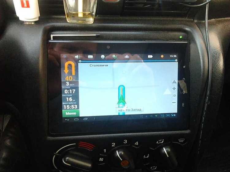 Что такое мультимедийный экран в транспортном средстве?