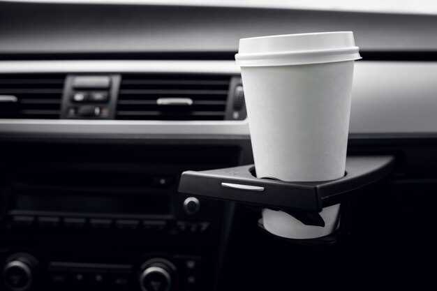 Процесс установки верхней чашки стойки Шевроле Реззо