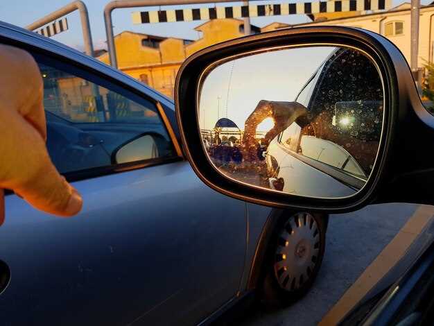 Извлечение зеркала из корпуса