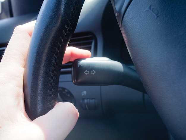 Откручивание соединений электропривода и шлангов гидроусилителя