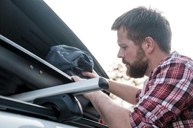 Оценка состояния молдинга и наличие крепежа