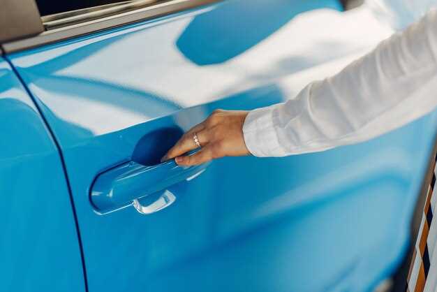 Отделение обшивки от каркаса двери: расположение крепежных элементов