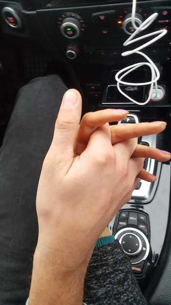 Откручивание креплений приборки