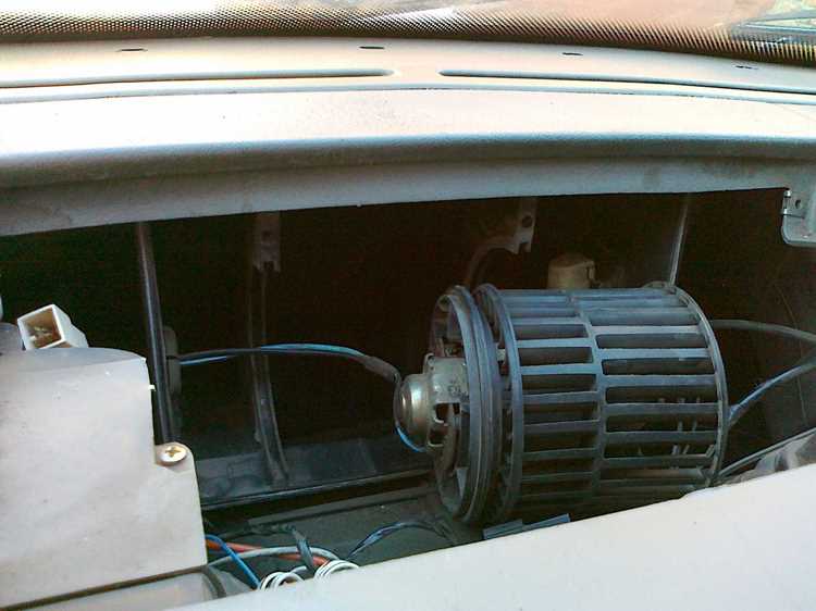 Подготовка инструментов для снятия устройства управления