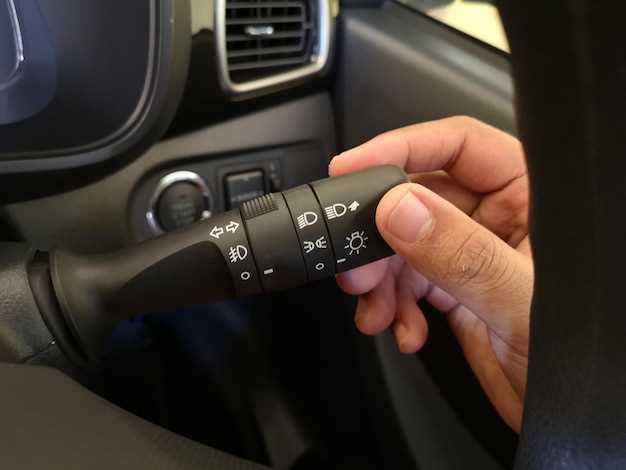 Использование меню мультимедийной системы для активации