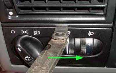 Поиск кнопки управления омывателем