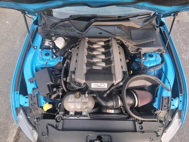 Подготовка рабочего места под капотом