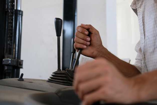 Подготовка к замене задней подушки кабины МАЗ 5440