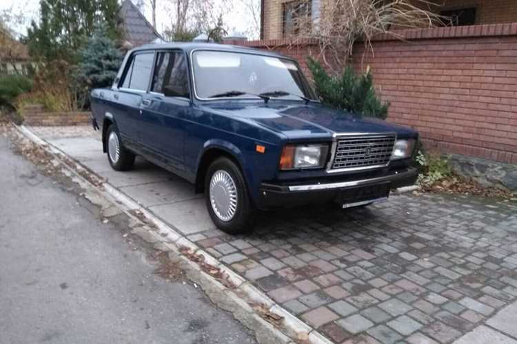 Автосалон