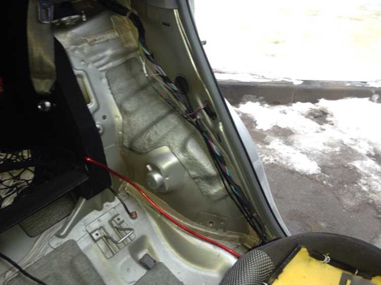 Состояние контактов в патроне лампы