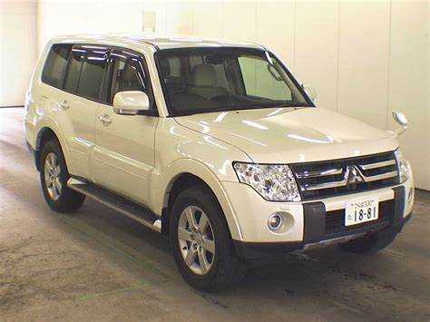 Что касается трансмиссии, предлагается как механическая, так и автоматическая коробка передач. Механическая включает 5 ступеней, обеспечивающих высокий уровень контроля за движением. Автоматическая версия на 5 ступеней также полезна для более комфортной езды в городских условиях.