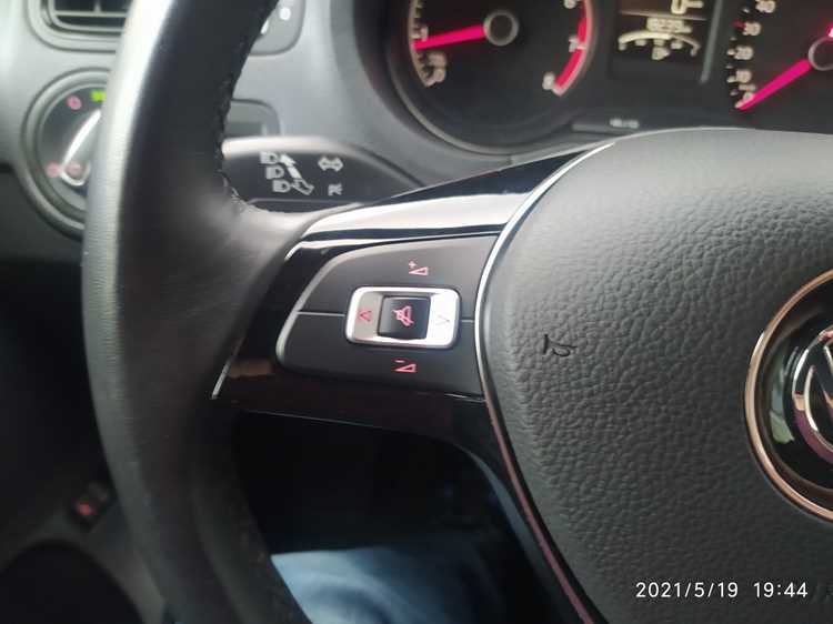 Сравнение цен и отзывов на многофункциональные рули разных производителей