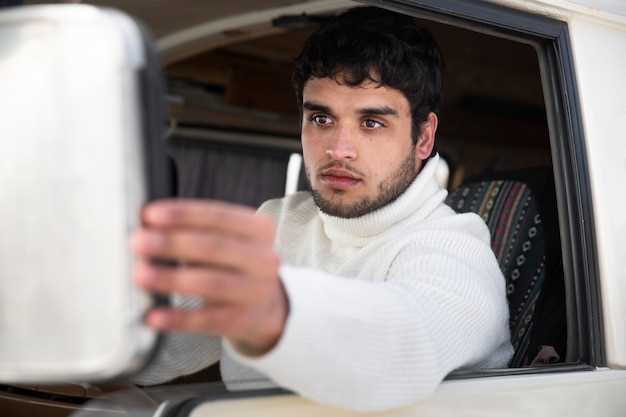 Проверка правильности открывания и фиксации капота в положении