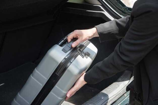 Проверка наличия усилия при нажатии на рычаг внутри салона