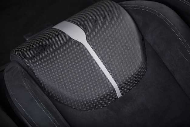 Снятие штатной консоли и доступ к посадочным местам без повреждений