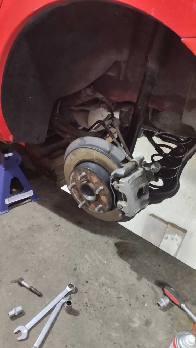 Определение симптомов неисправности устройства управления холостыми оборотами на Mazda 3 BK