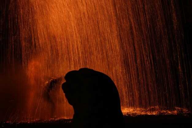 Образы тумана и тёмных улиц в описании песни