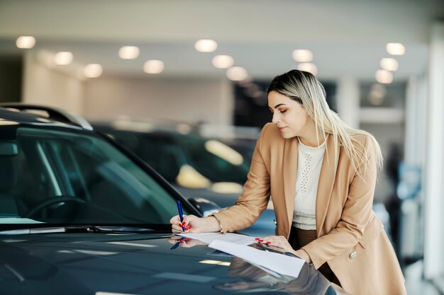 Почему в русском языке существует два варианта транслітерации