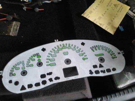 Определение неисправной лампочки в панели