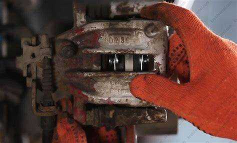 Необходимые инструменты и материалы для замены колодок